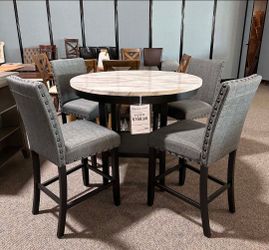 Olivia 🎉 brand new/ modern/luxury 🌼  Dining Table and Chairs