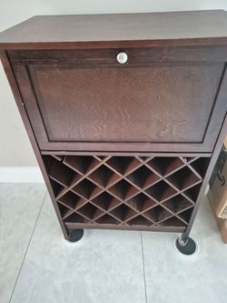 Wine cabinet