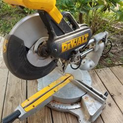 Hi,I'm Looking to Buy Broken Or For Parts Dewalt Miter saw,,,,,,,, Dis Saw Is Not for Sale. 