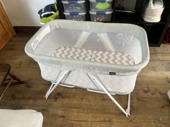 MiClassic Travel Bassinet With Case
