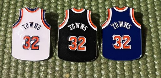 knicks TOWNS pins