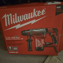 Milwaukee 5268-21, 1-1/8"  Corded Rotary Hammer Drill