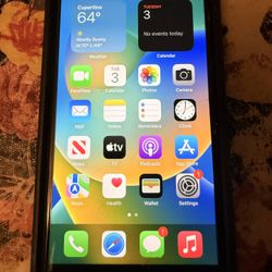 Iphone 8 Plus W/ Hard Case