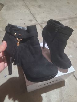 Women High Heel Shoes Size 7.5