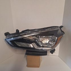 Nissan sintra 2016/2019 Driver side Headlight
