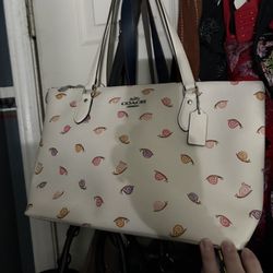 coach/free people/ marc jacobs/ viral italian leather skull purse 