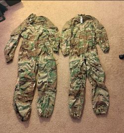 U.S Army Improved Coveralls Combat Vehicle Crewmans Flame Resistant OCP Small Regular x2