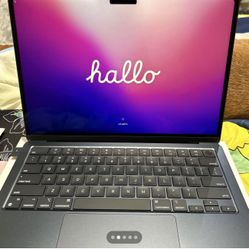 MacBook Air M2 2022