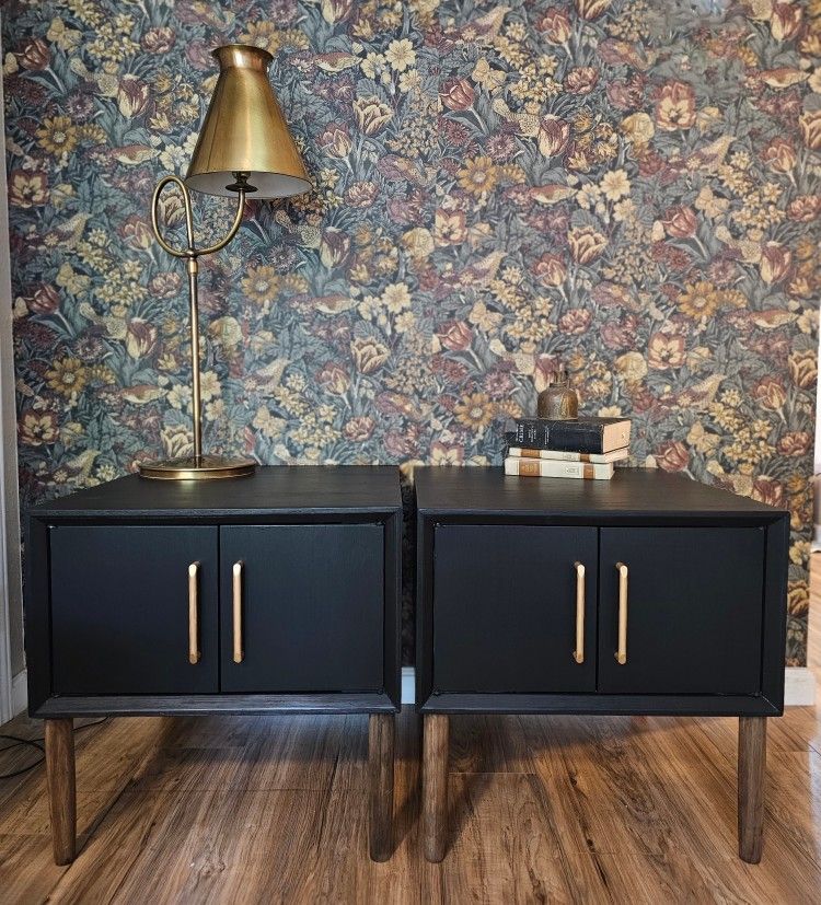 🖤 Mid-Century Style Black Nightstands – Pair