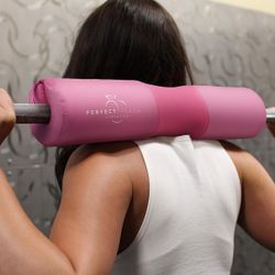  perfect peach athletics foam rubber barbell squat/h