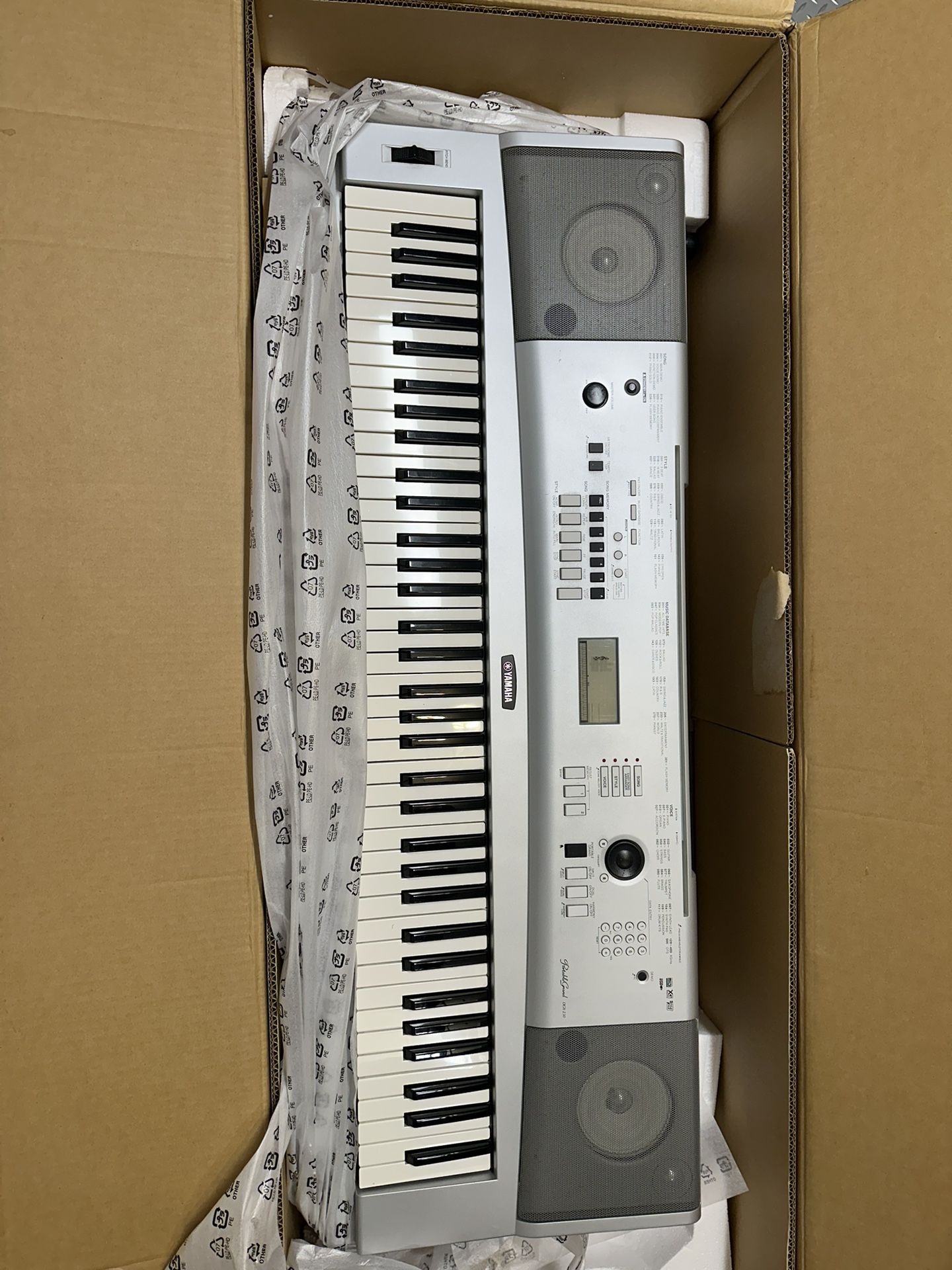 Yamaha DGX230