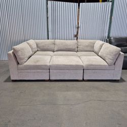 Thomasville 6 piece modular sectional beige retails $895