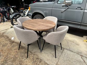 Modern dining table/chairs $175 OBO