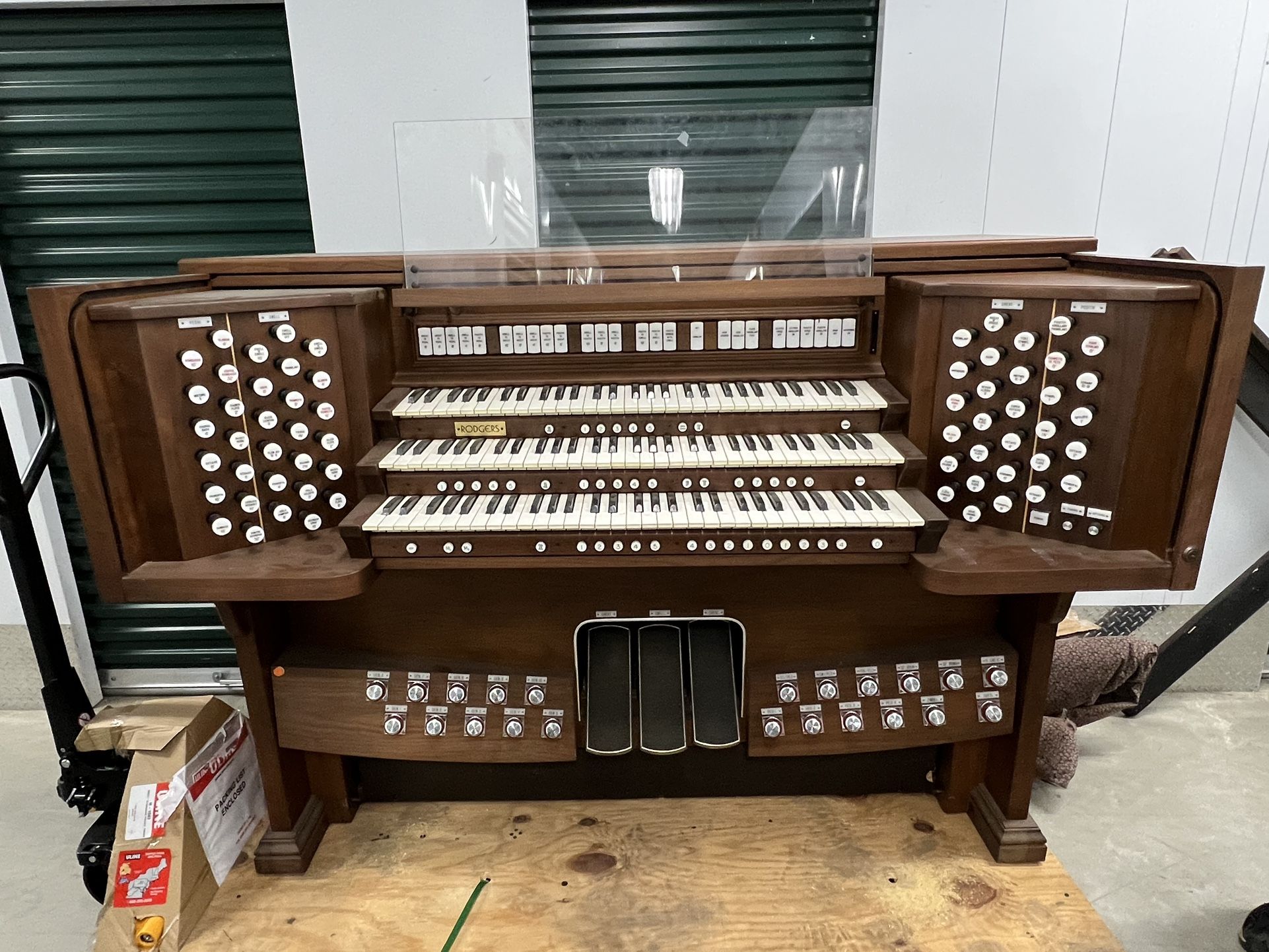 Rodgers Organ Model 900B
