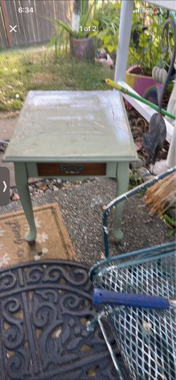 Free side table