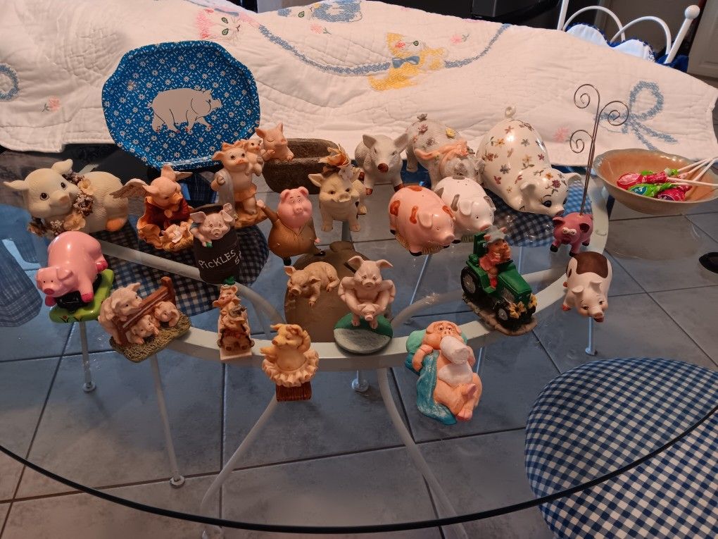 Pigs Lot Of 23