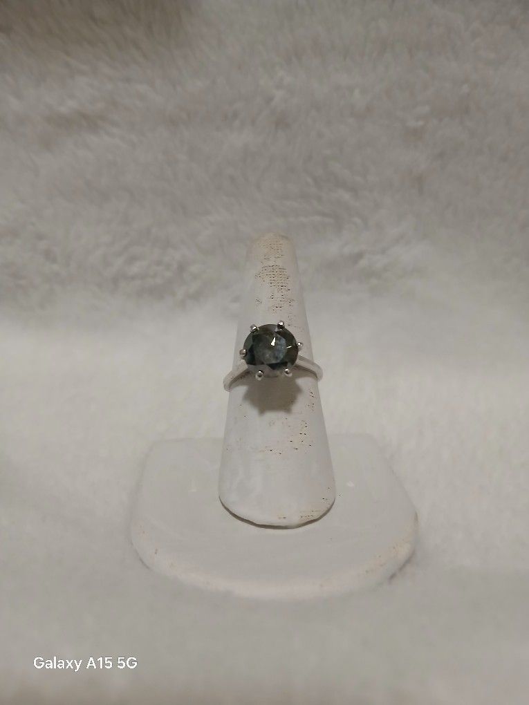 *4CT VVS1 HUNTER GREEN MOISSANITE DIAMOND SOLITAIRE RING IN STERLING SILVER