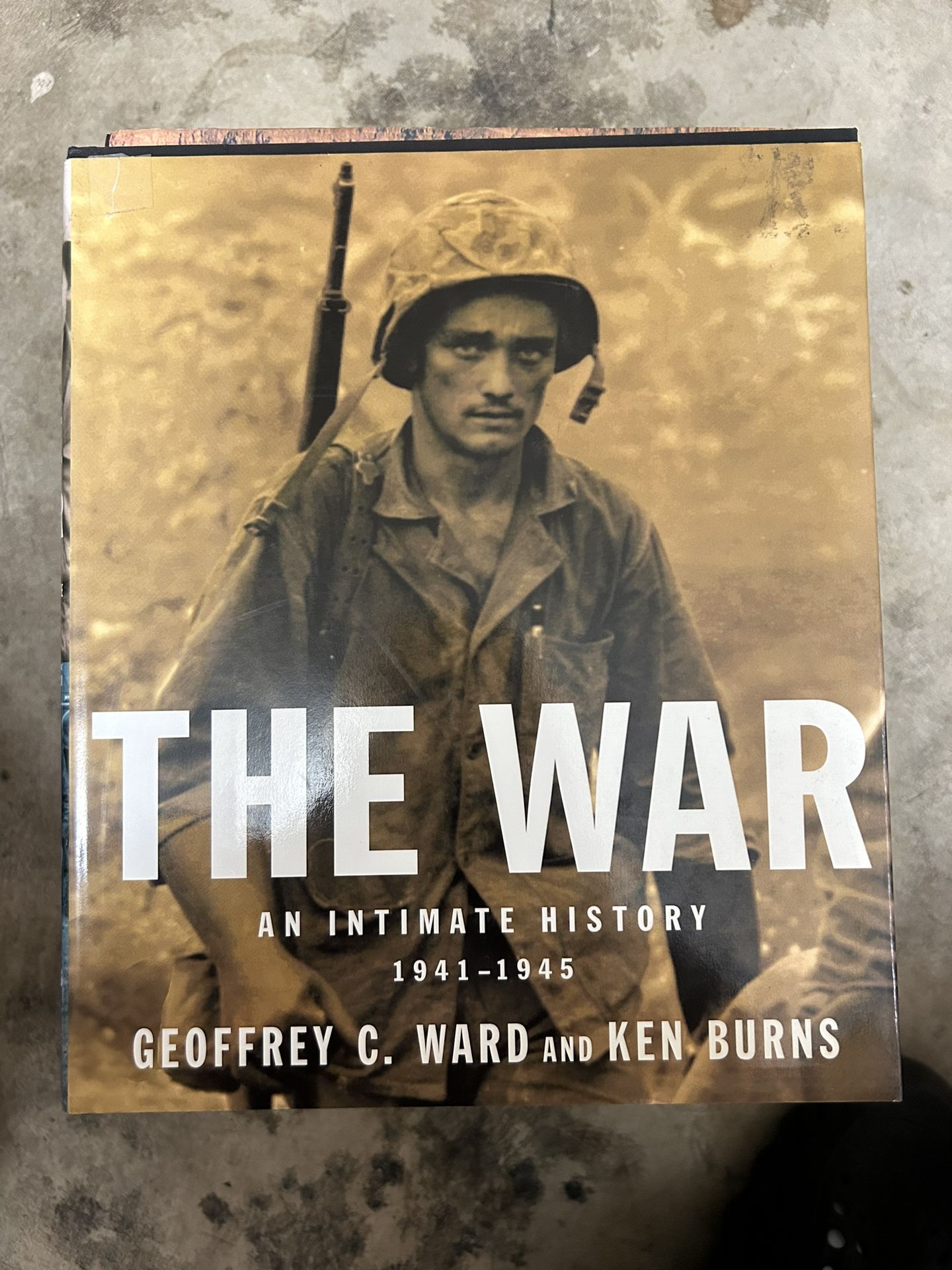 The War An Intimate History Book 1(contact info removed)