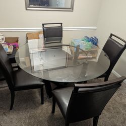 Great Condition Glass Dining Room Table And Chairs