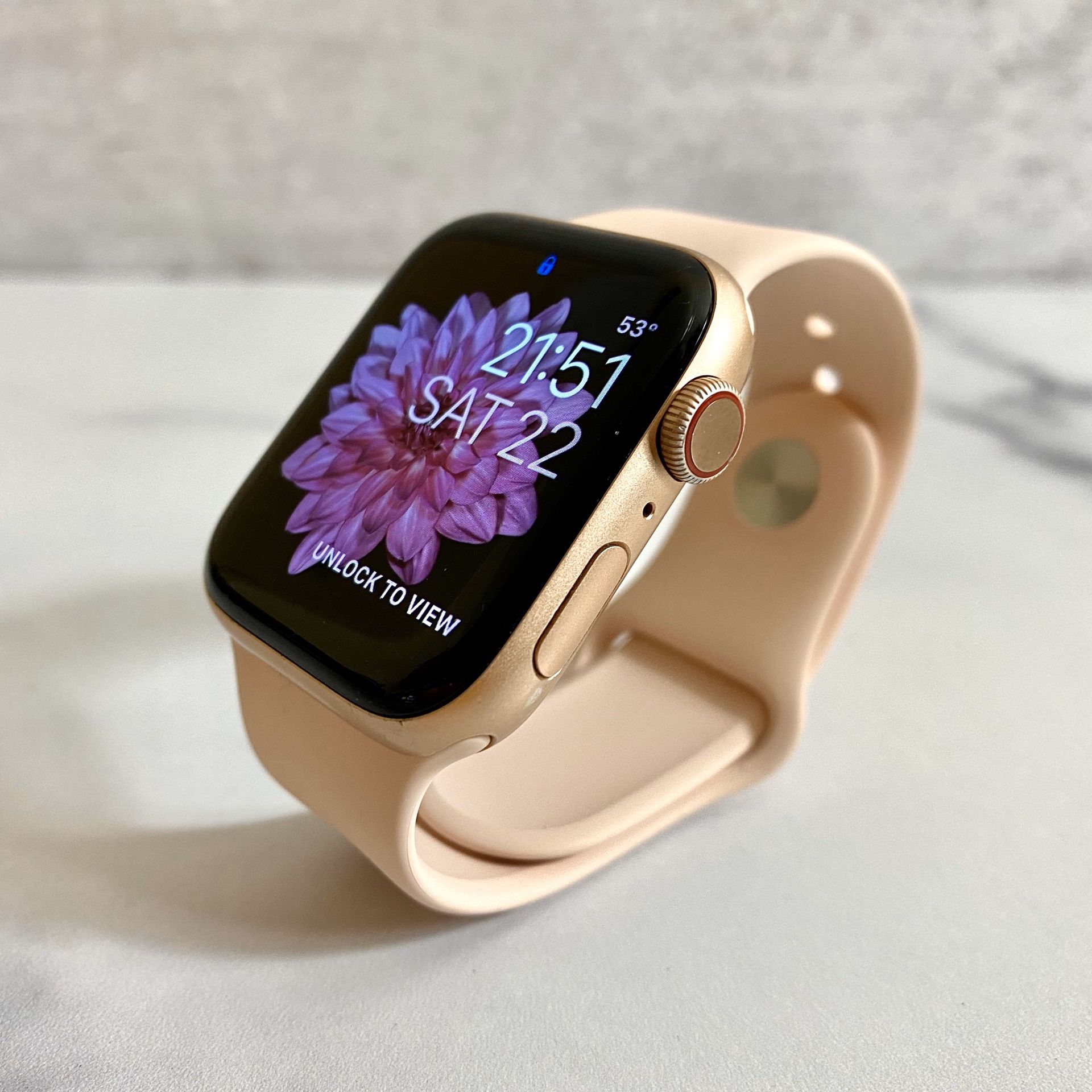 Apple Watch Series 4 - Rose Gold, 44MM, GPS + LTE, Cellular, For ATT.