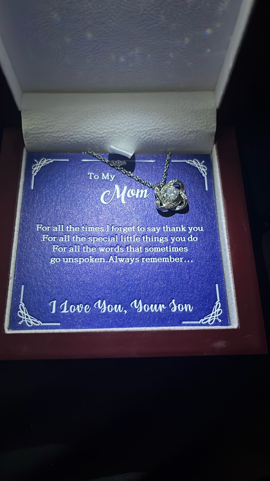 Necklace For Your Mother If You Look In The Back It Says I Love You In 100 Languages 
