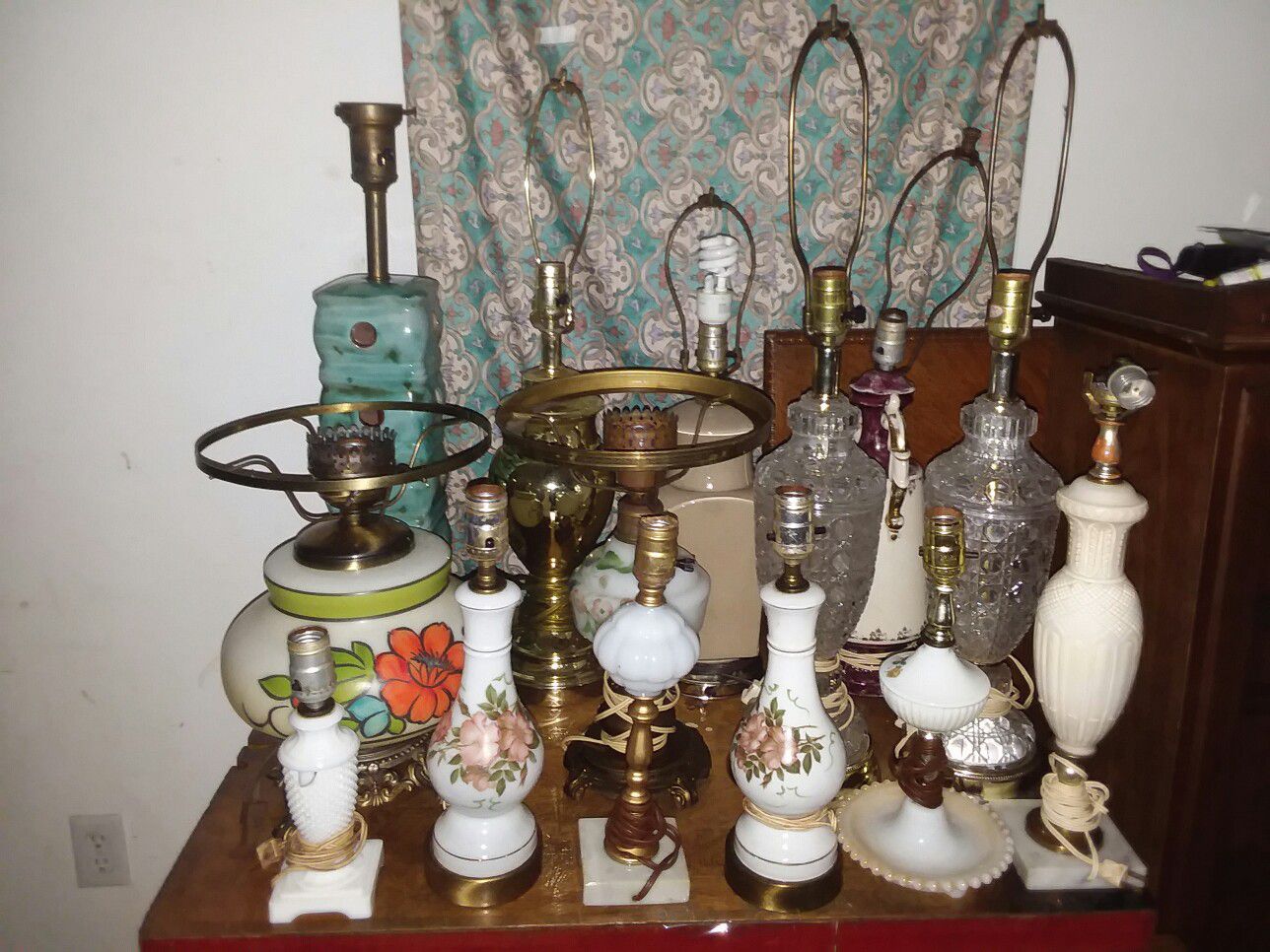 Antique and vintage lamps lot