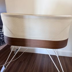 Snoo bassinet