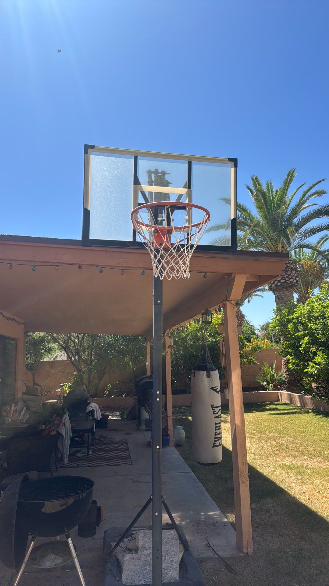 Basketball hoop