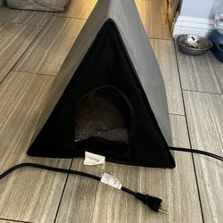 Heated Cat House Bed. Works Great Only Used Once. 