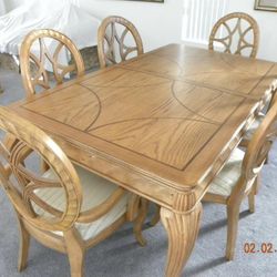 Brand New Dining Table With 6 Chairs