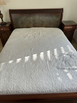 Queen Size Bed Set (light Not Include)