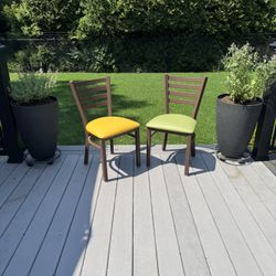 10 Restaurant Chairs and 1 Table BRAND NEW