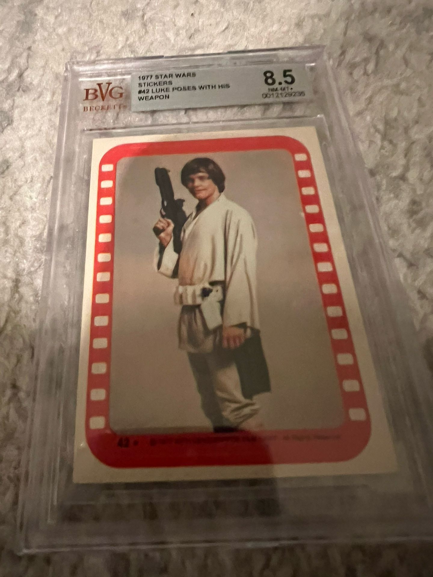 1977 Topps Star Wars Luke Skywalker Rc Poses With His Weapon No. 42 Sticker Bgs 8.5
