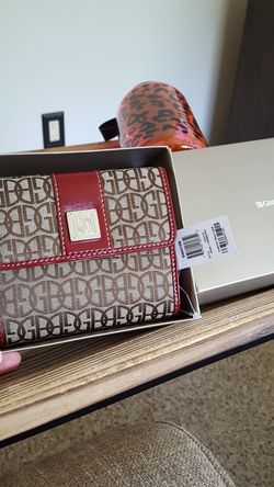 New,Giani Bernini Cranberry & Taupe signature block wallet