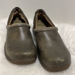 Dansko nursing shoes size (8 7.5-8) Destress leather slip resistant 