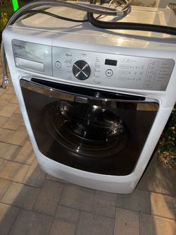Maytag Maxima XL Washer & Dryer Set- Excellent working condition