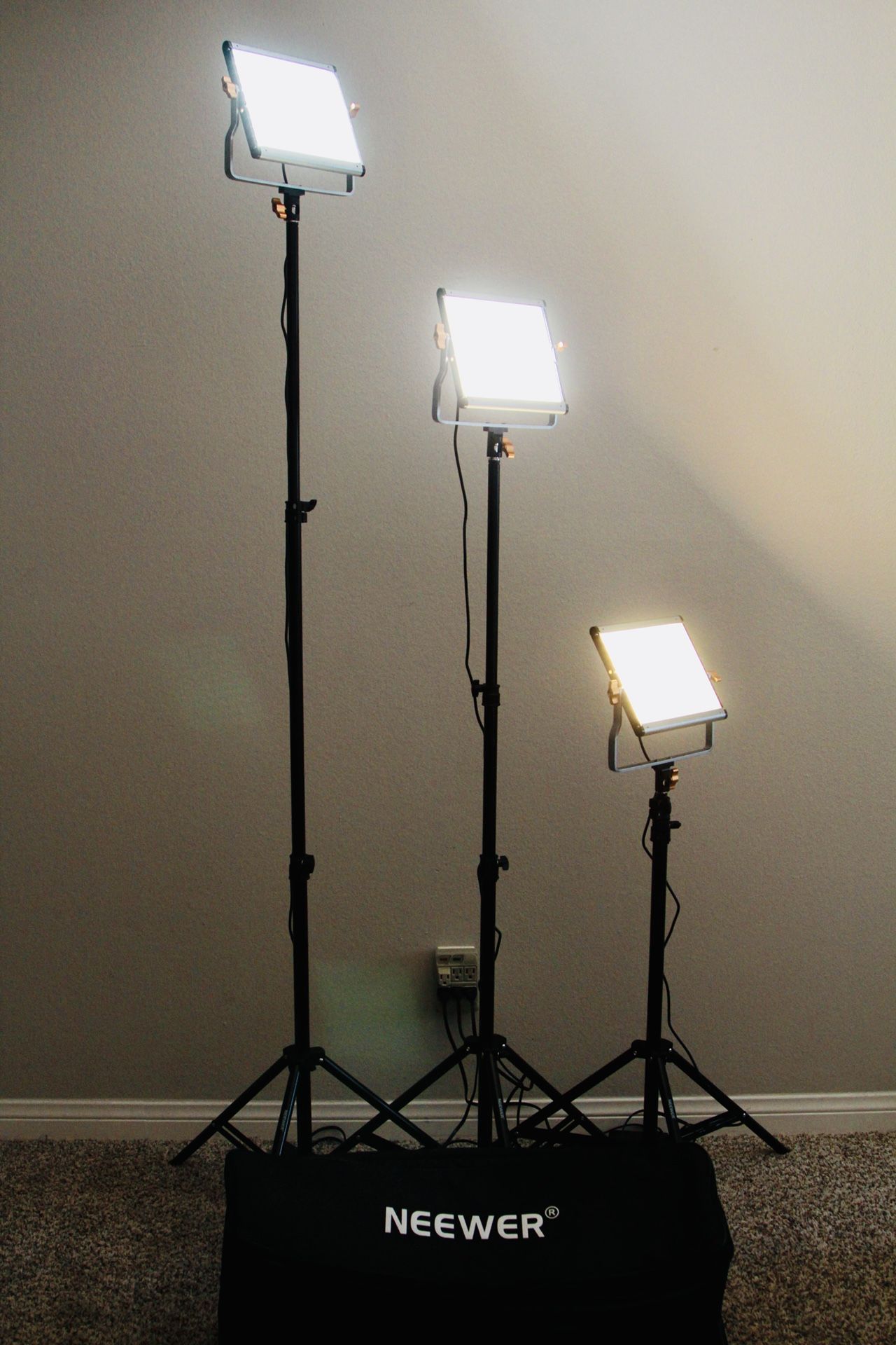 NEEWER NL480 Bi-Color LED Panel Light Kit