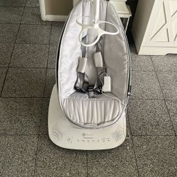 4MOMS MamaRoo Multi-Motion Baby Swing 
