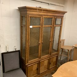 One Piece Glass Door China Hutch
