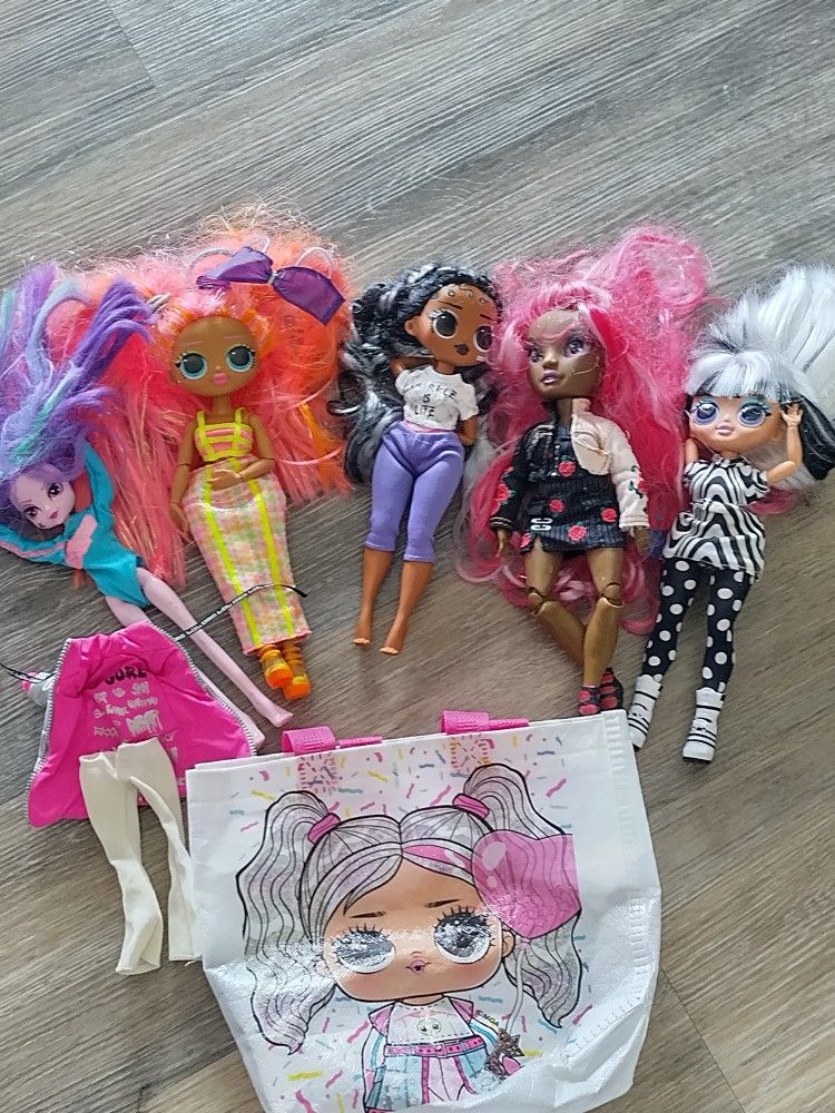 Lol Dolls With Tote Bag And Extra Clothes