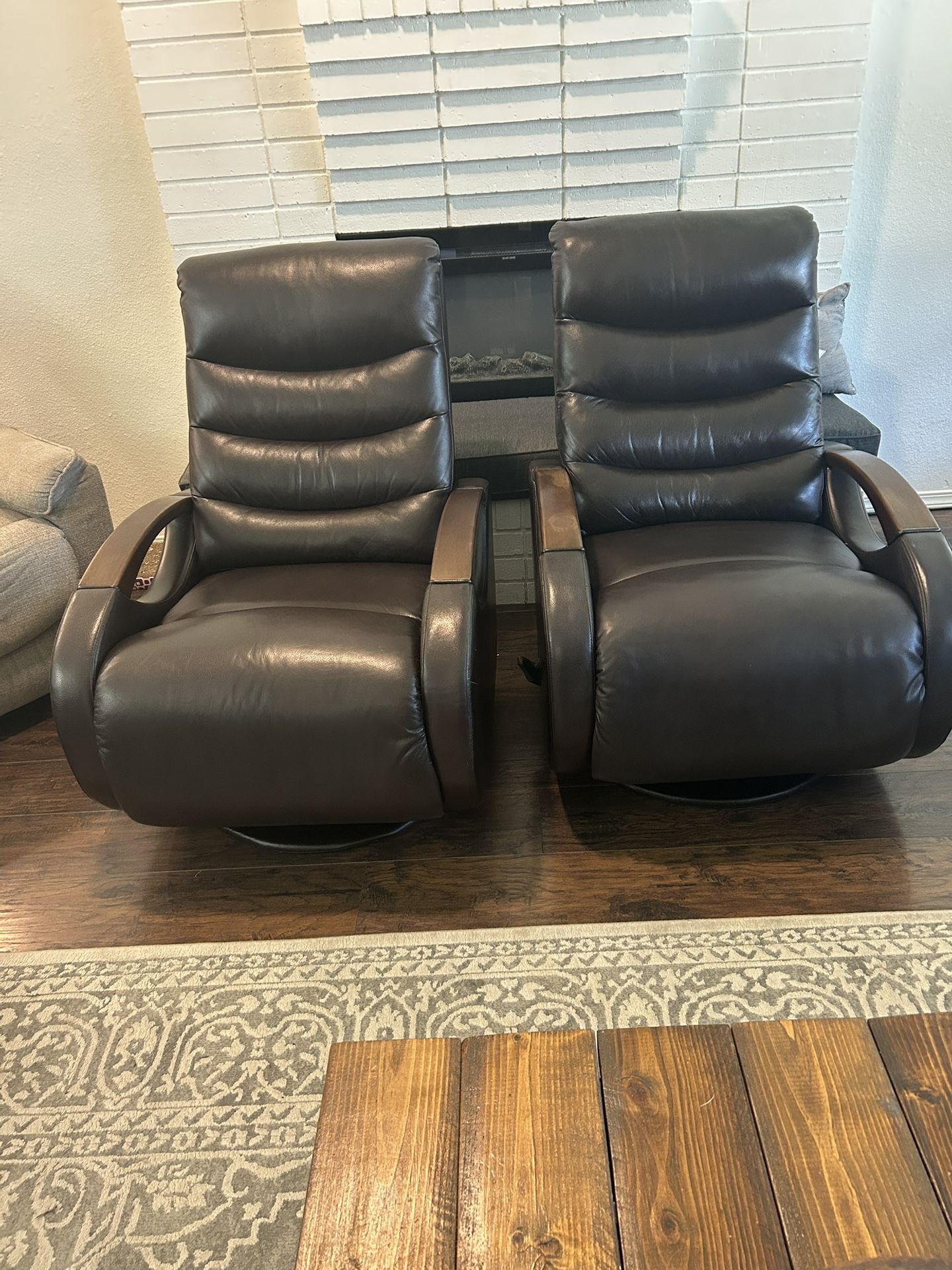 Recliner Chairs