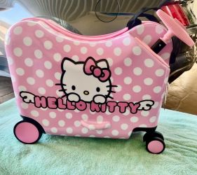 NWT Hello Kitty Ride On Suitcase BioWorld