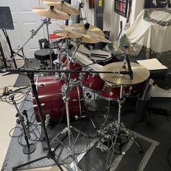 7 Piece Tama Drum Set With Cymbals 