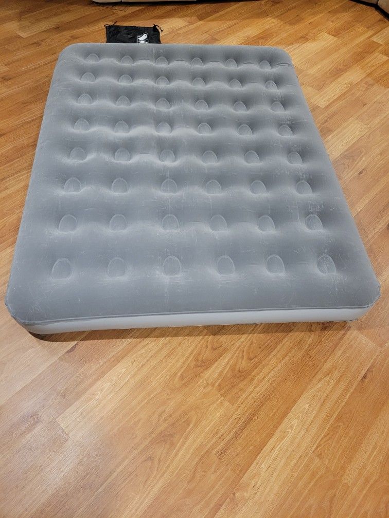 Coleman Quickbed 8" Queen Air Mattress