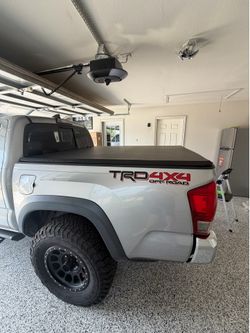 Truck bed cover