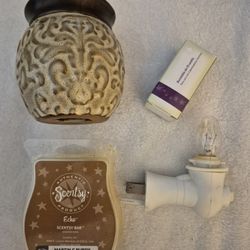 ​Authentic Scentsy Damask Mini Warmer Set – Includes Echo Wax Bar & New Bulb