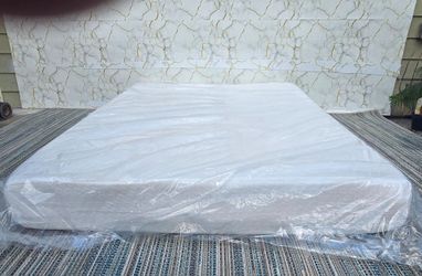 Queen Mattress, Memory Foam Mattress 10", Relieve Pressure with Medium Firm Support,82''L x 62''W, White
BRAND NEW