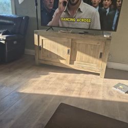 Chest/tv Stand/low bureau