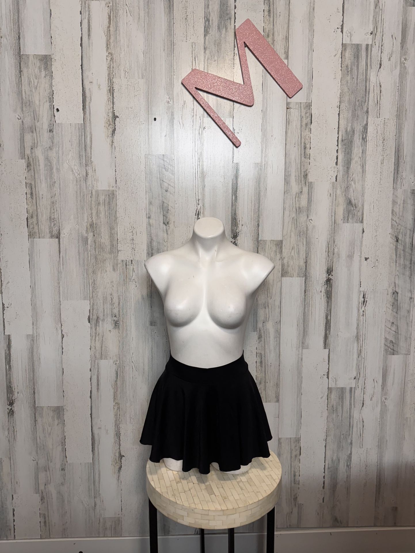 Sun streak black skater skirt size medium