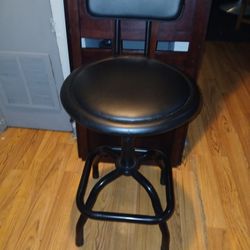 Work Shop Stool That Spins  - New -